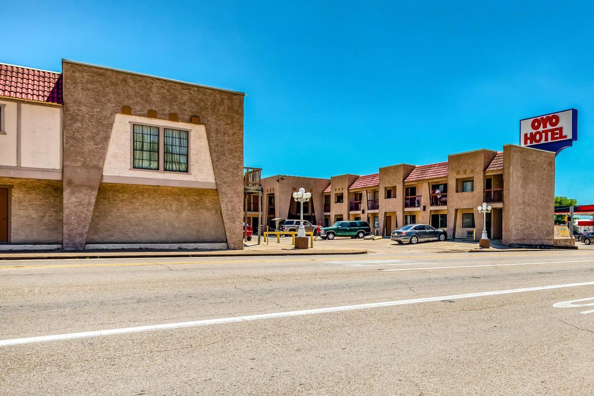 Oyo Hotel Groesbeck エクステリア 写真