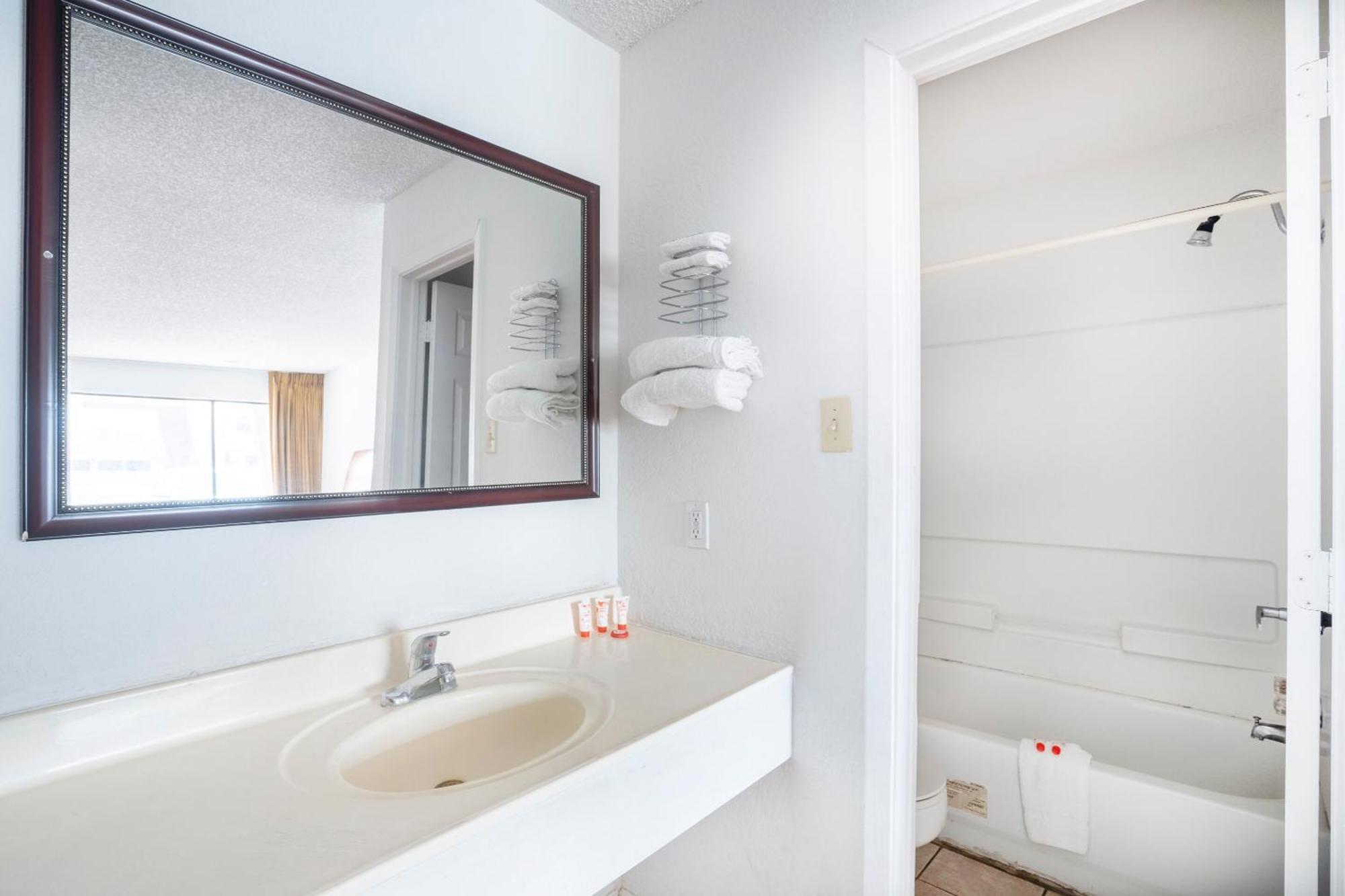 Oyo Hotel Groesbeck エクステリア 写真