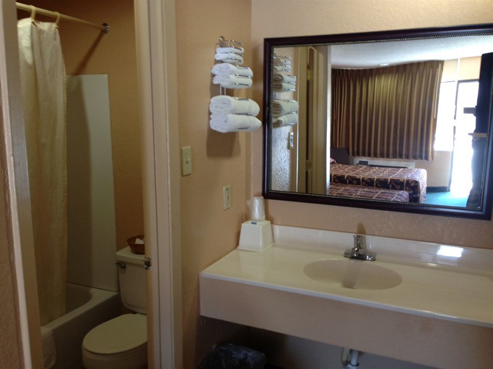 Oyo Hotel Groesbeck エクステリア 写真