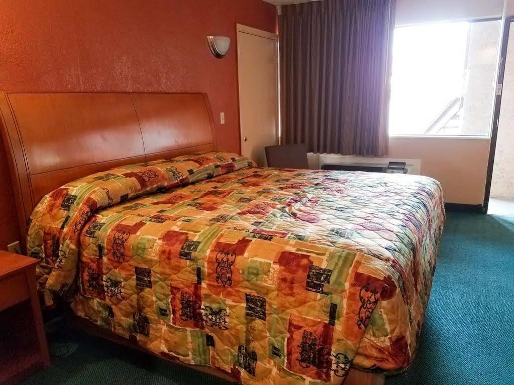 Oyo Hotel Groesbeck エクステリア 写真