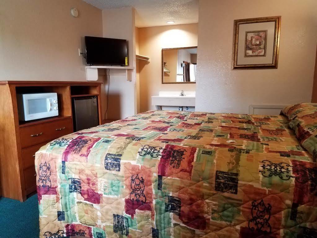 Oyo Hotel Groesbeck エクステリア 写真