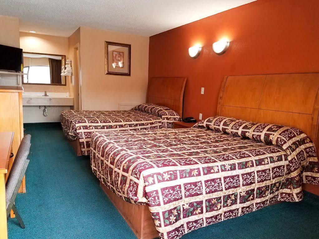 Oyo Hotel Groesbeck エクステリア 写真