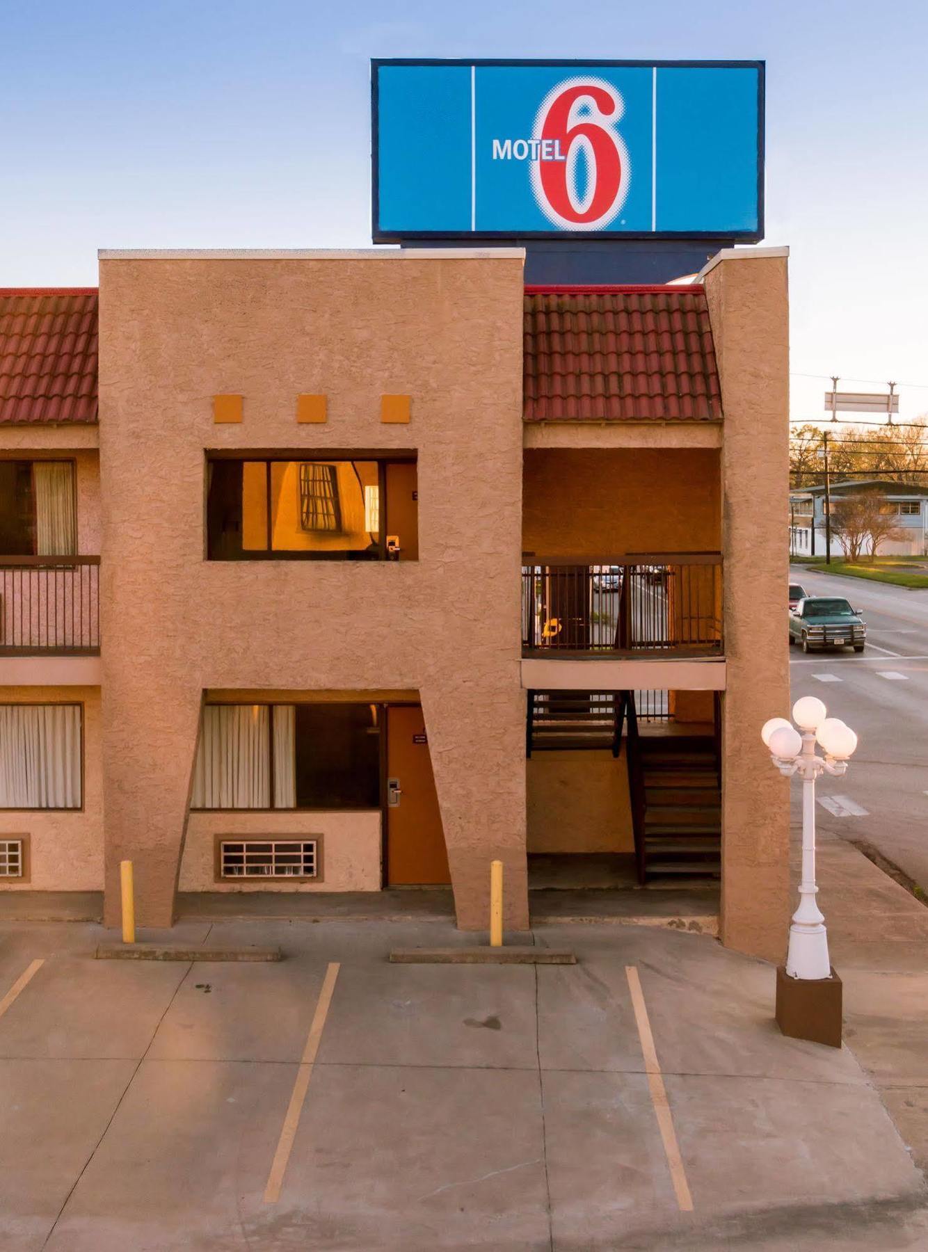 Oyo Hotel Groesbeck エクステリア 写真